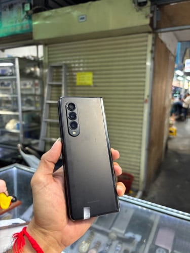 Samsung Zfold3 256G Ram12G Sim2 អេក្រង់ក្រង់ជាំក្រៅ ប្រើក្នុងបានស្អាត