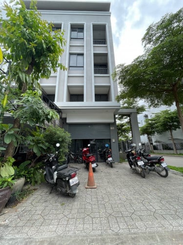 Shop house for sale  / 出售 ផ្ទះកែង