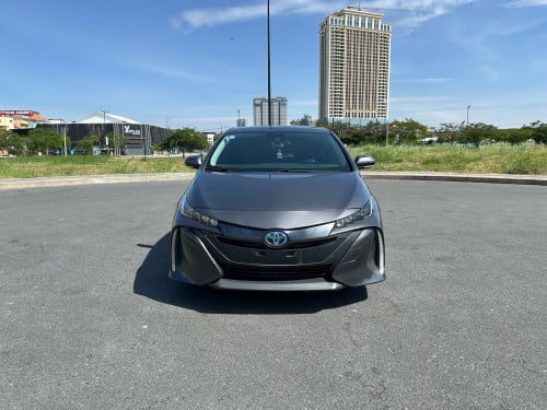 prius prime base options 2017 taxpaper