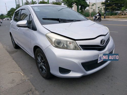 Toyota vitz 2013 Full Smart Key ឡានស្អាត ថ្នាំសុីន1ជុំ