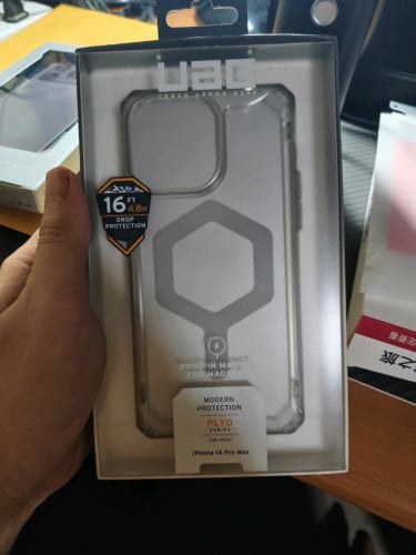 UAG and Skinarama Original Iphone 14 pro max