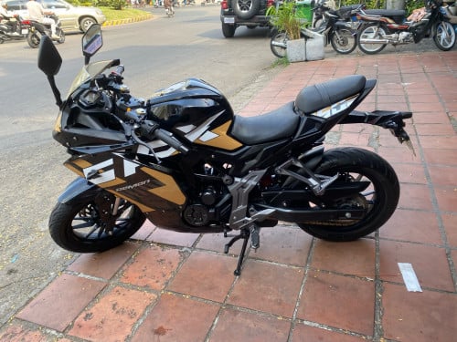 ម៉ូតូលក់