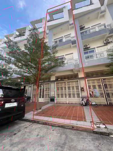 ផ្ទះល្វែង​សម្រាប់ជួលនៅបុរី ពិភពថ្មីរស្មី