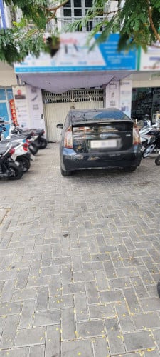 ផ្ទះល្វែងអាជីវកម្មសំរាប់ជួលលើផ្លូវកម្ពុជាក្រោម