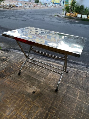 តុដែលអ៊ីណុកម្ចាស់ដើម