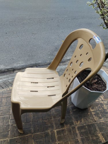 កៅអីជ័រ