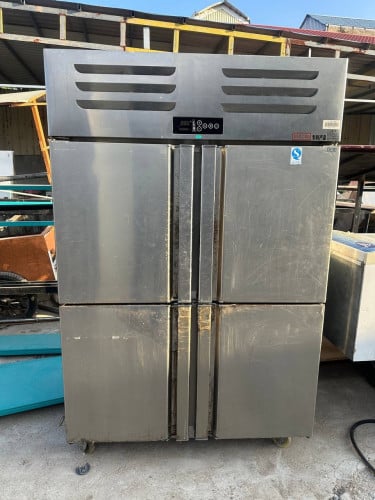 ទូរក្លាសេនិងកក