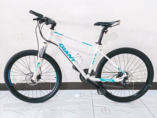 មួយទឹកស្អាតខ្ចី