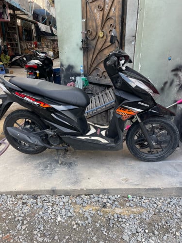 ស្អាត់បងៗបីត022