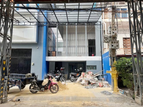 ផ្ទះអាជីវកម្ម ជួលនៅបឹងកេងកង1 | Shophouse for Rent at BKK1