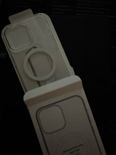 ខេសថ្លា 15 Pro Max Top Grade ថ្មី