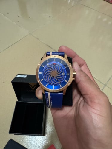 ពាក់បាន 2-3 ដងគត់ នៅស្អាតដូចថ្មី ទាស់តែចោះរន្ធខ្សែថែមមួយទេ