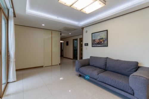 𝐅𝐨𝐫 𝐑𝐞𝐧𝐭: 2-Bedroom Apartment – De Castle Royal- BKK1