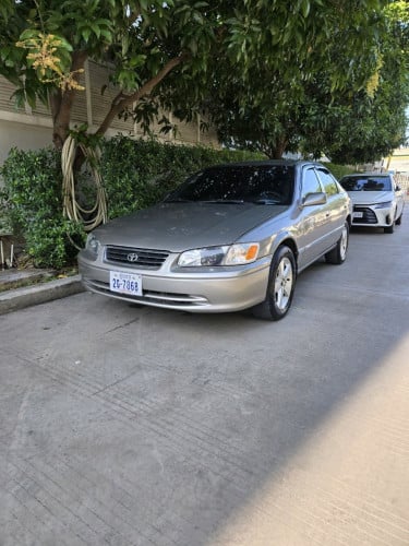 ឡានម្ចាស់ផ្ទាល់លក់បន្ទាន់ Camery 2000