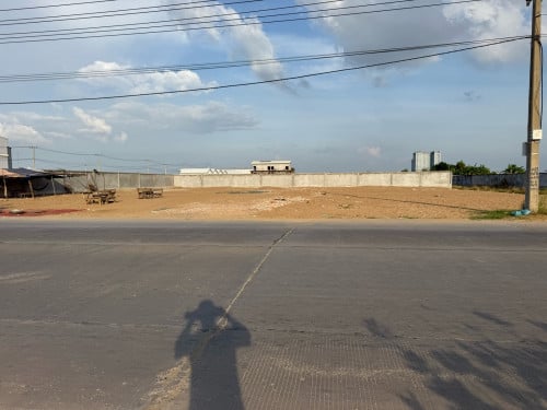 ដីអាជីវកម្មលក់នៅជិតបុរីភ្នំពេញថ្មីElite Park 2