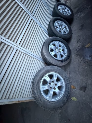 យ៉ាន់ Highlander