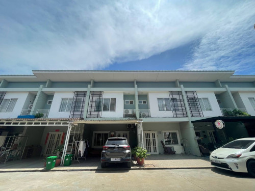 វិឡាកូនកាត់សម្រាប់លក់ l Links House LC1 For Sale