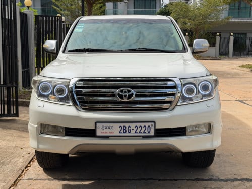 លក់តំលៃពិសេស LandCriser 2011 Full V6 សាំង ឡានមូល100%