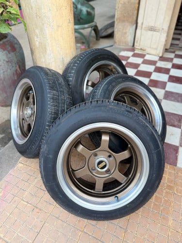 ធានាយ៉ាន់នៅស្អាត អត់មានបែកបាក់ ផ្សារទេ យ៉ាន់លេង កូរ៉ូលា នីសាន់ម៉ាច់ Morning តាកេរ4 រង្វង់15" 8j