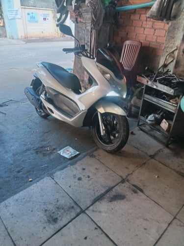 លក់ម៉ូតូ pcx ជប៉ុនសុទ្ធ