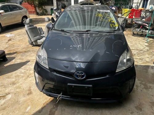 ទើបបើកទូរចូលរៀបចំ Prius 2012 option 4 បាស់JBL ឡានមូល បាញ់តែកាងមុខក្រោយ