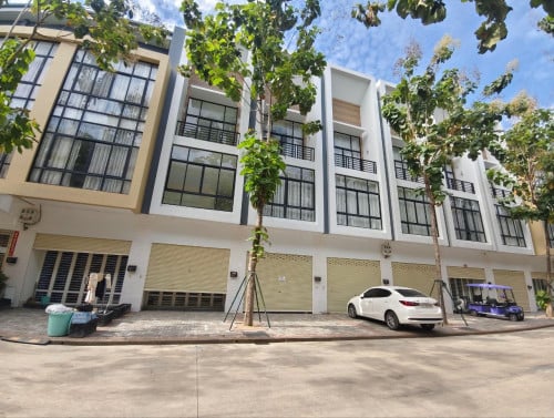 ផ្ទះអាជីវកម្មសម្រាប់ជួល | Shophouse for rent