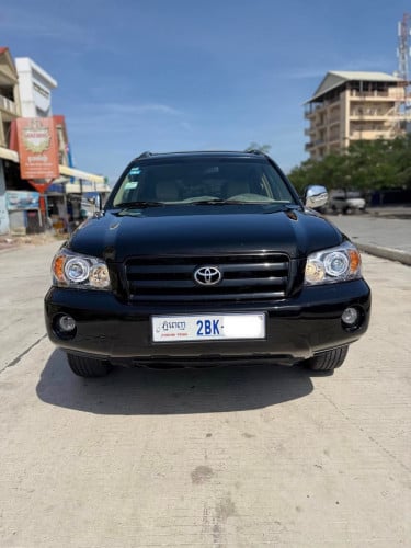 ឡានលក់Toyota Highlander 2005  V4 ប៉ុង1  ពណ៌ខ្មៅក្នុងលឿង