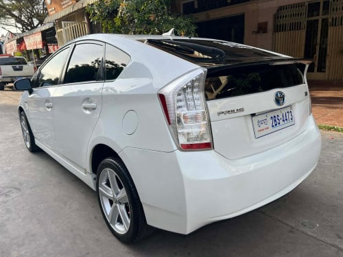 រថយន្តម៉ាក Toyota Prius ឆ្នាំផលិត 2010