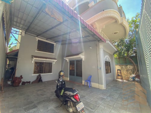 🏡 3 Bedroom Villa for Rent – Phnom Penh Thmei Area