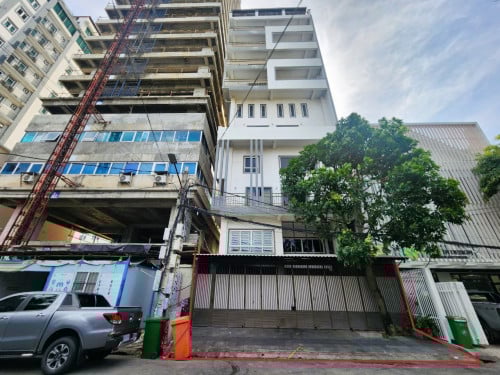 🏦Building for Urgent Sale (Negotiable), ABA Loan Available.