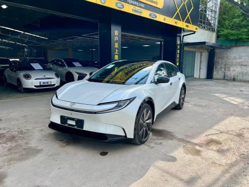 🚘Toyota Bz5 2025 Range 630KM