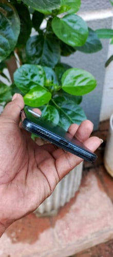 លក់vivo v21 5g បែកខ្នង