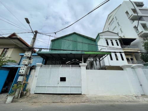 ឃ្លាំងសម្រាប់ជួល | Warehouse for Rent