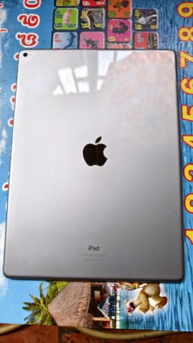 ថ្មខ្ពស់98%មើលyoutubeត្រូវ Pro12.9 128g 2015 WiFi អត់មានកន្លែងទើសទេ