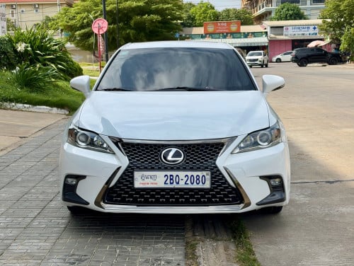 2011 Lexus CT200h Premium Hybrid