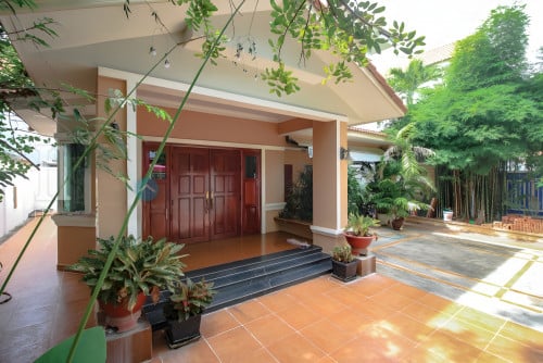 3BR Villa For Rent- Tunle Bassac- Chomkarmorn