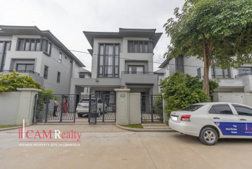 5 Bedrooms Queen A Villa For Rent In Borey Chip Mong 50M