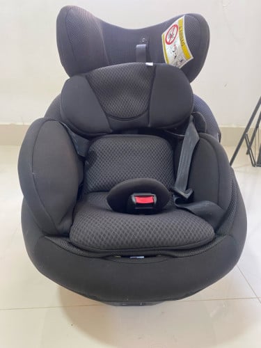 Combi “The S” baby car seat