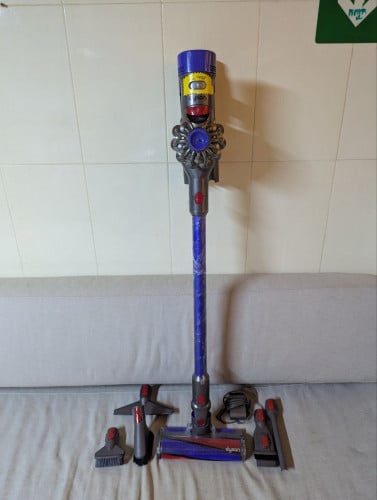Dyson vacuum cleaner V7’