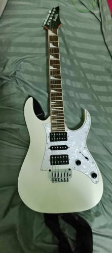 Electric guitar Ibenez Gios