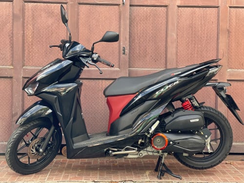 Honda Click ឆ្នាំ2023 Smart Key ជាប់ជាមួយគ្រឿងឡូយៗ ម៉ាសុីនហាប់នែ ល្អប្រើ ម៉ូតូ98%