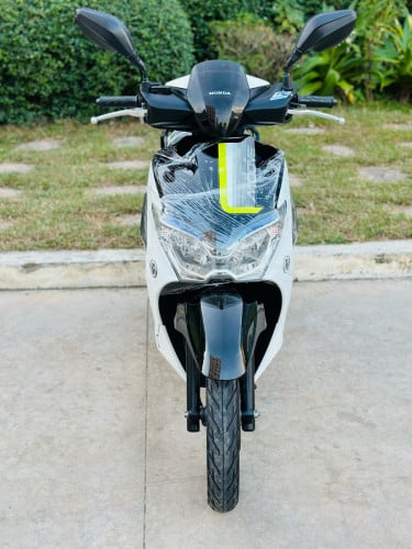 Honda Moove 015 ម៉ាសុីនតាន់ហាប់នែនស្ងាត់ជិះស្រួលស្ទុះមិនលាន់មិនហុយមានពន្ធកាតគ្រឺហ្សីន