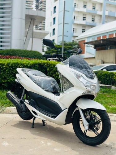 Honda PCX 013 ជប៉ុនសុទ្ធ125cc ម៉ាស៊ីនតាន់ហាប់នែនស្ងាត់ជិះស្រួលមិនលាន់មិនហុយមានពន្ធកាតគ្រឺ