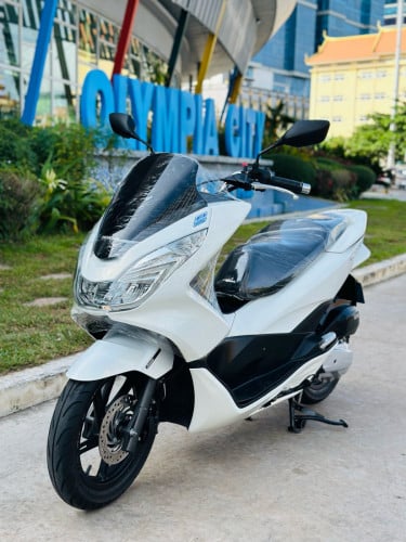 Honda PCX 015 កម្លាំង150cc ម៉ាស៊ីនតាន់ហាប់នែនស្ងាត់ជិះស្រួលស្ទុះមានពន្ធកាតគ្រឺ