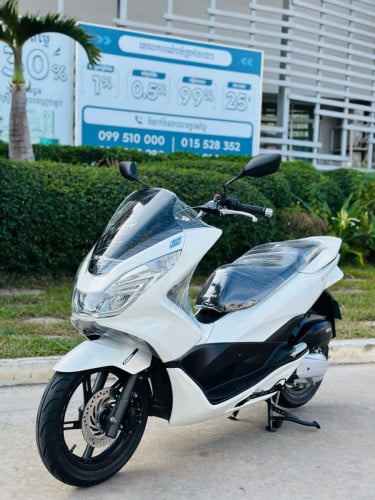 Honda PCX 015 កម្លាំង150cc ម៉ាស៊ីនតាន់ហាប់នែនស្ងាត់ជិះស្រួលស្ទុះមានពន្ធកាតគ្រឺ