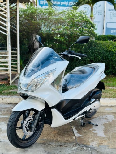 Honda PCX 017ជប៉ុនសុទ្ធ100% កម្លាំង125cc ម៉ាសុីនតាន់ហាប់នែនស្ងាត់ជិះស្រួលស្ទុះខ្លាំងមិនលាន់មិនហុយមាន