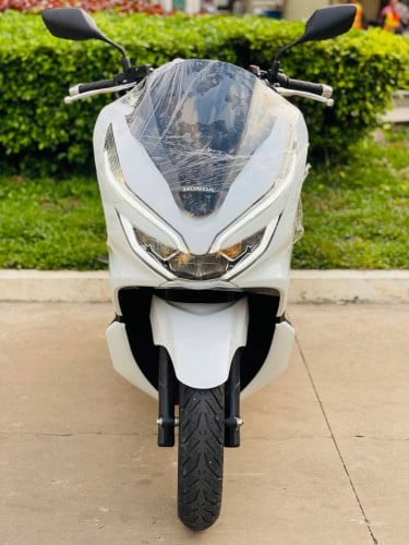 Honda PCX 018 សោស្មាតឃីកម្លាំង150cc ម៉ាស៊ីនតាន់ហាប់នែនស្ងាត់ជិះស្រួលស្ទុះមិនលាន់មិនហុយមានពន្ធកាត