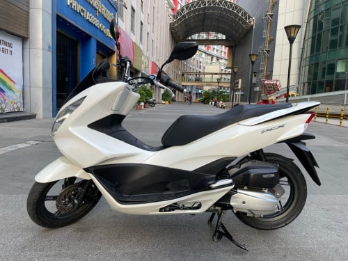 Honda Pcx125cc 2015 Japan New98%មានពន្ធកាតគ្រីស្លាកលេខ