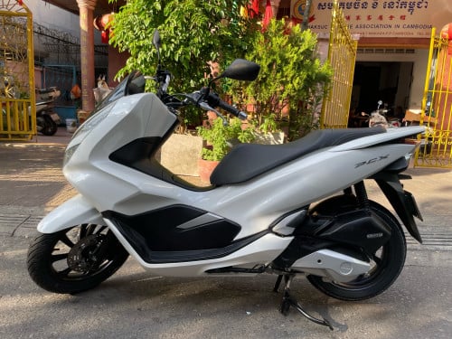 Honda Pcx125cc 2019 Japan New98%មានពន្ធកាតគ្រីស្លាកលេខ