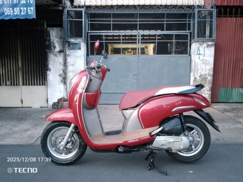Honda scoopy